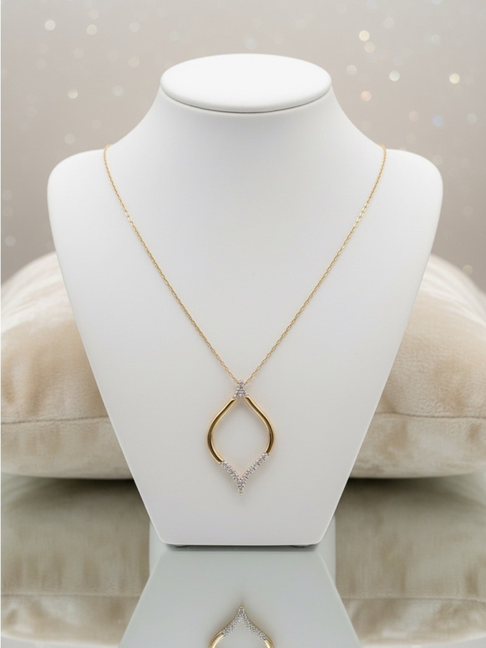 Zoetik Gold Tone Pendant Necklace Crystal Teardrop Statement Necklace New